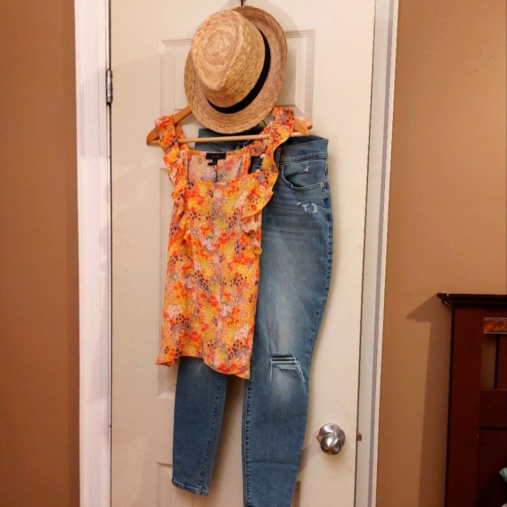 NWT -Pretty little ruffle sleeve tank top